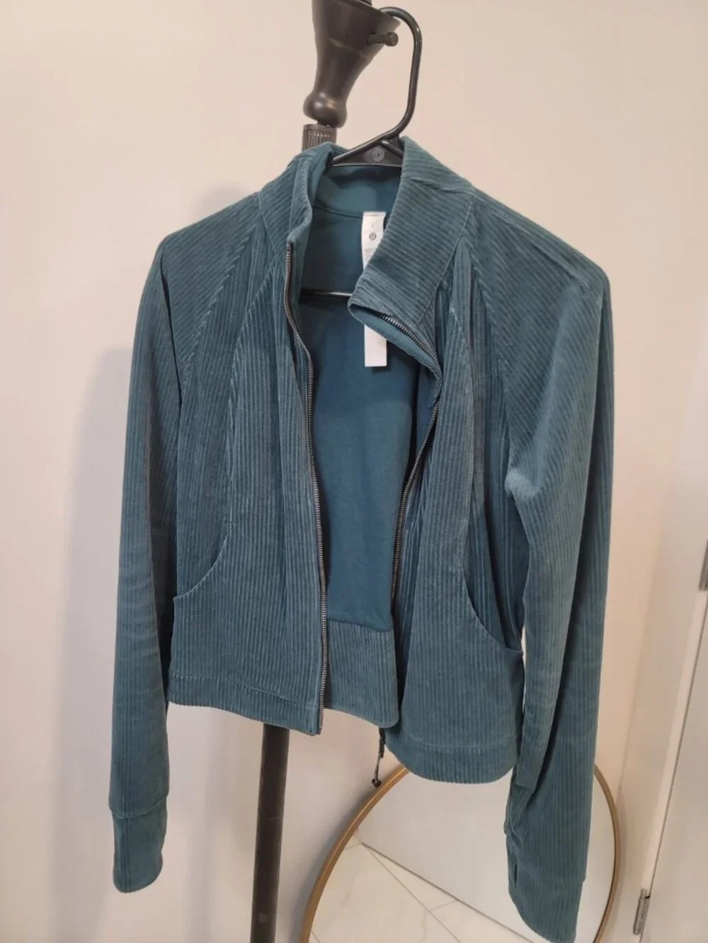 lululemon athletica pants are